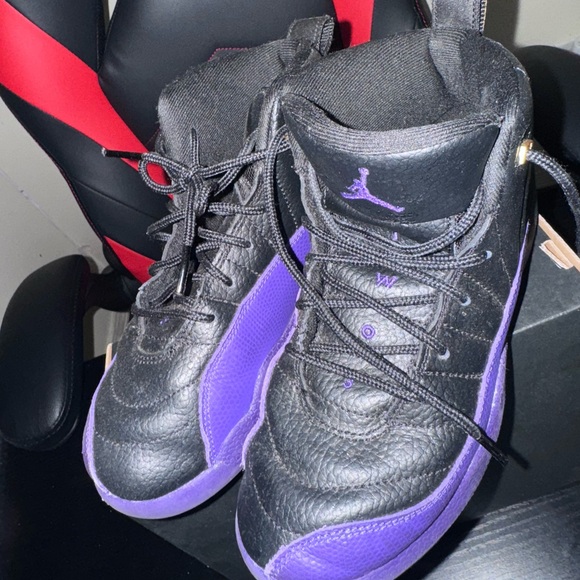 Retro 12 - Picture 2 of 2